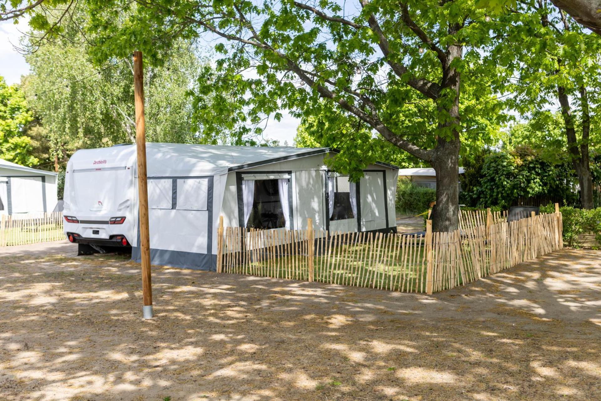 Camping & Erlebnis Resort Jersleber See - Jersicamper Mit Seeblick Jersleben Exteriér fotografie
